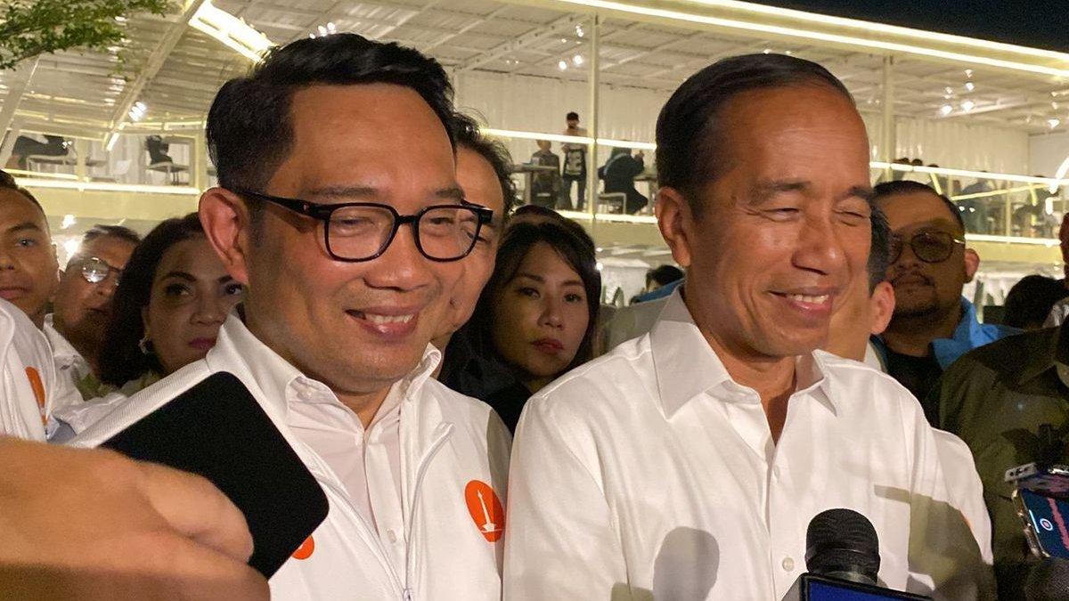 Calon gubernur (Cagub) Jakarta nomor urut 1 Ridwan Kamil dan Presiden ke-7 RI Joko Widodo di Kaizen Heritage, Kemayoran, Jakarta Pusat, Senin (18/11/2024).