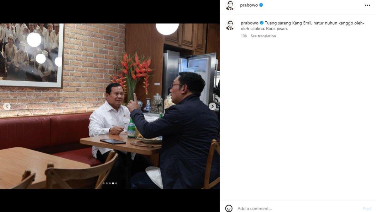 Ridwan Kamil makan bersama Prabowo Subianto di rumah Prabowo.