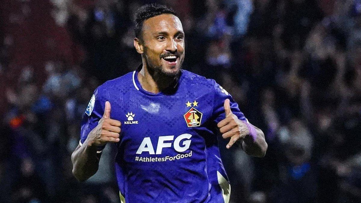 Gelandang bertahan Persik Kediri asal Nepal, Rohit Chand.