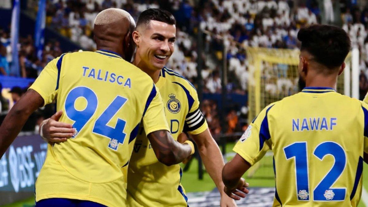 Selebrasi gol Cristiano Ronaldo ketika catatkan skor untuk Al Nassr di Saudi Pro League 2024.