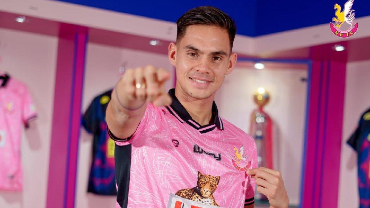 Sempat dikaitkan dengan Persebaya Surabaya, Christian Rontini yang merupakan menantu legenda Arema FC Cristian Gonzales kini bergabung ke klub Thailand Nongbua Pitchaya FC.