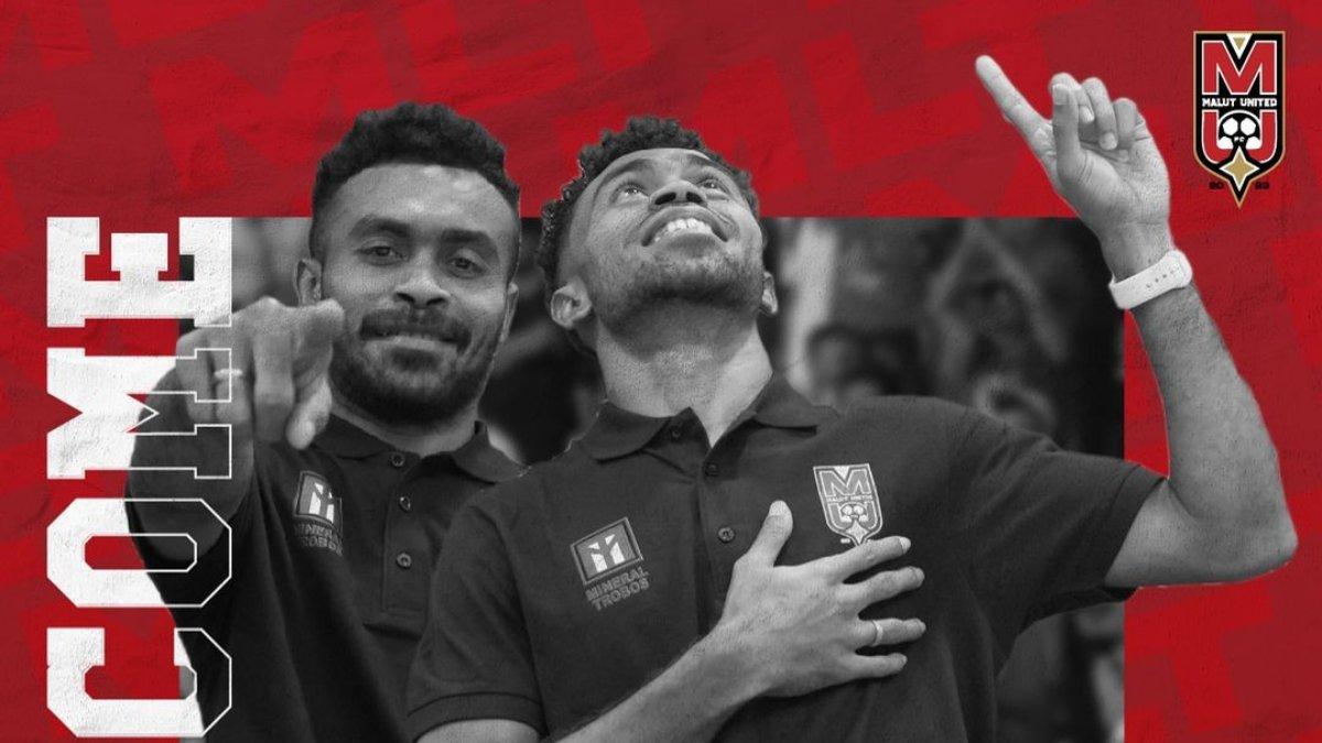 RESMI - Duo bersaudara Yance Sayuri dan Yakob Sayuri telah bergabung dengan Malut United jelang gelaran Liga 1 2024, Minggu, 16 Juni 2024.
