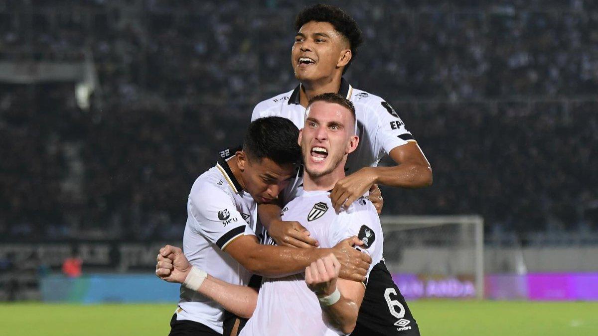 Selebrasi Gol Ivan Mamut 22