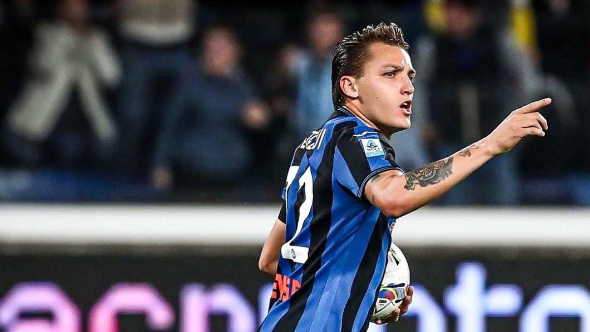 PENYERANG DEPAN TENGAH - Selebrasi Mateo Retegui setelah mencetak gol (29/4/2025)