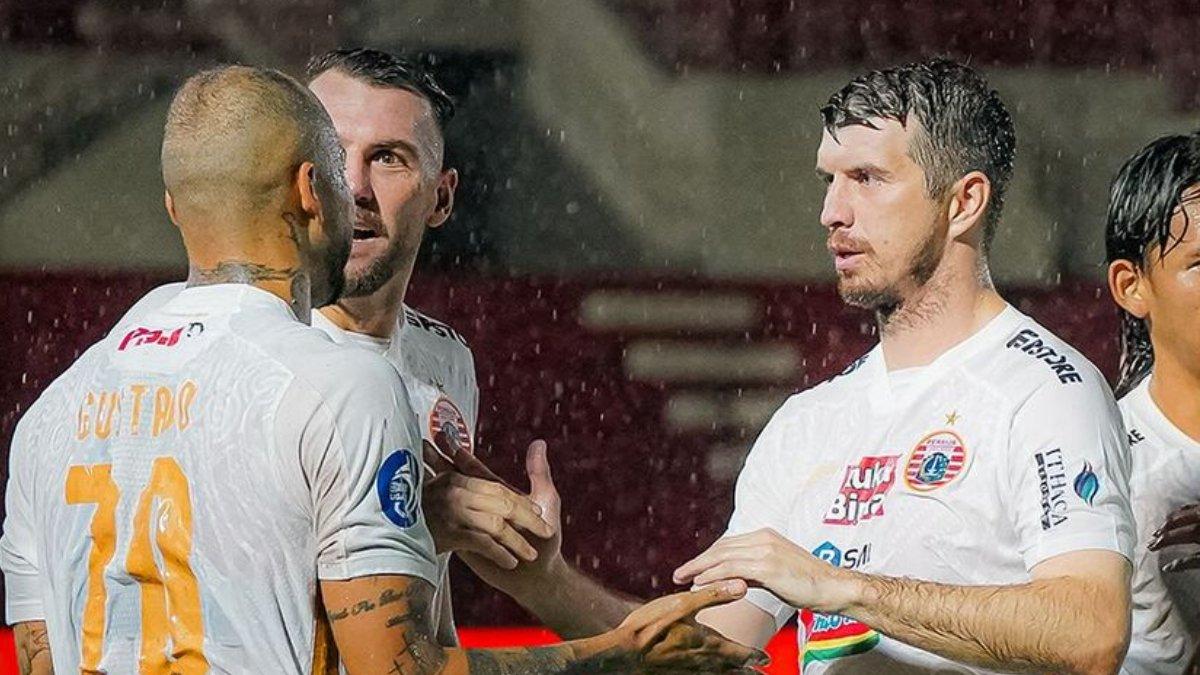 Aksi selebrasi pemain Persija Jakarta saat melawan RANS Nusantara FC di pekan ke-33 Liga 1 2023, Jumat, 26 April 2024.