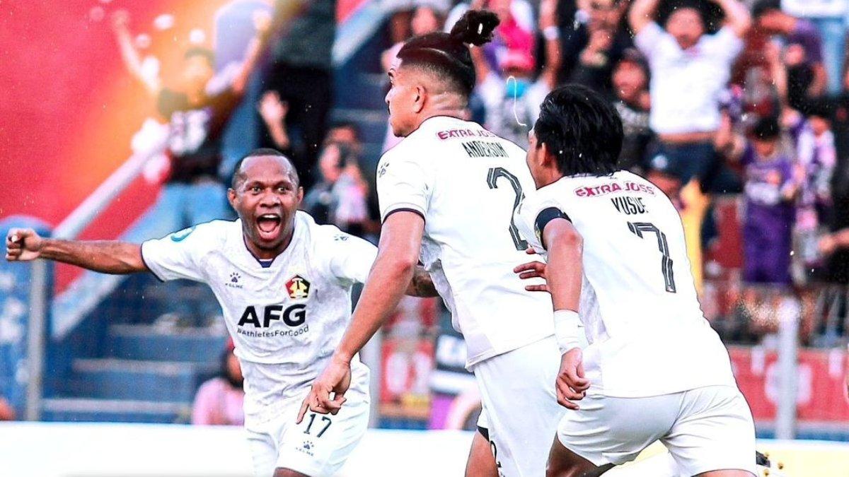 Aksi selebrasi para pemain Persik Kediri di Liga 1 2023 lalu.