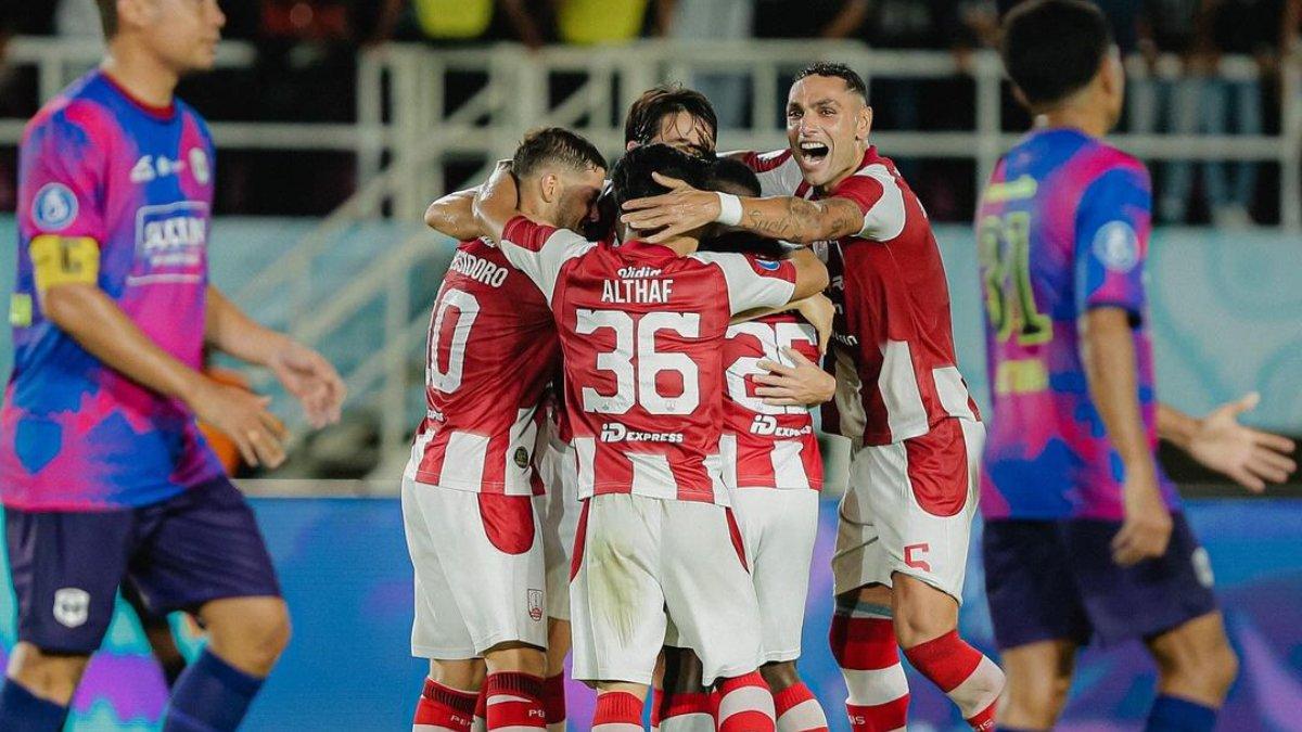 Aksi selebrasi Persis Solo saat mencetak gol ke gawang RANS Nusantara FC di pekan ke-30 Liga 1 2023.