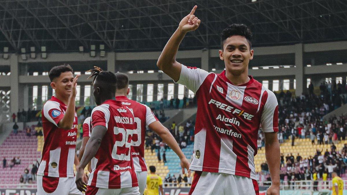 Cuplikan selebrasi gol Althaf Indie (kanan) saat mencetak gol untuk Persis Solo kala menjamu Persik Kediri di pekan ke-25 Liga 1 2023.