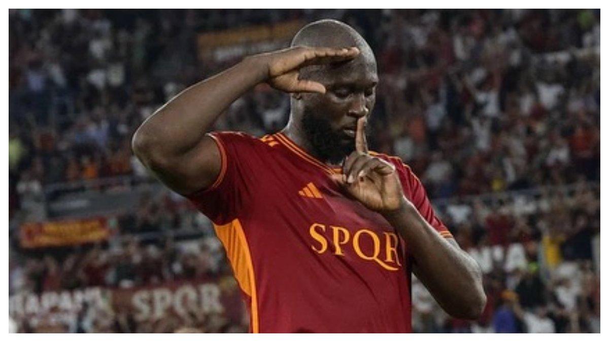 Romelu Lukaku melakukan selebrasi setelah berhasil mencetak gol pertamanya bersama AS Roma saat melawan Empoli pada, Senin (18/9/2023).