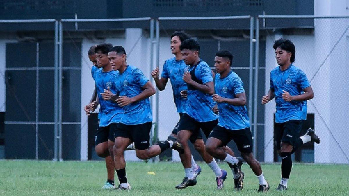 Potret sesi latihan Arema FC jelang melawan PSBS Biak di pekan ke-16 Liga 1 2024.