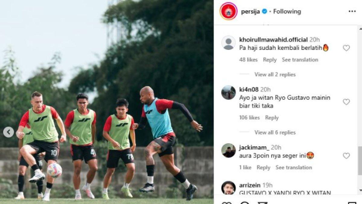 LATIHAN TIM - Momen latihan Persija Jakarta jelang melawan PSBS Biak di pekan ke-21 Liga 1 2024 yang digelar pada Kamis (30/1). Kehadiran Witan Sulaeman di sesi latihan Persija Jakarta tersebut sempat membuat pemain Timnas Indonesia tersebut banjir permintaan para Jakmania agar dimainkan di laga melawan PSBS Biak kelak.