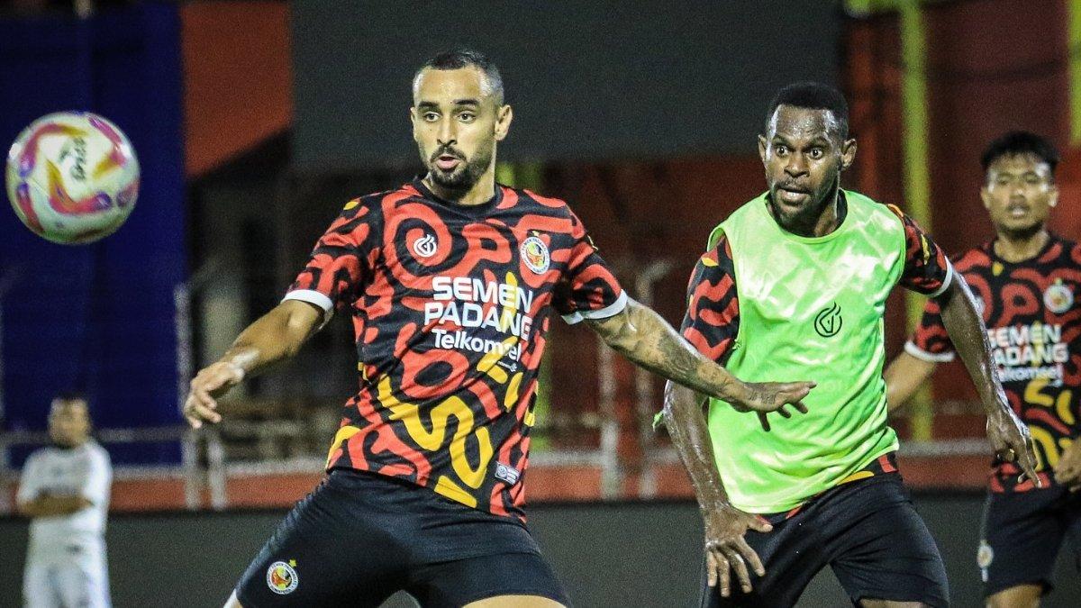 Sesi latihan terkini Semen Padang jelang hadapi PSBS Biak pada pekan ke-25 Liga 1 2024/2025 dalam unggahan akun Instagram @semenpadangfcid, Kamis, 27 Februari 2025.