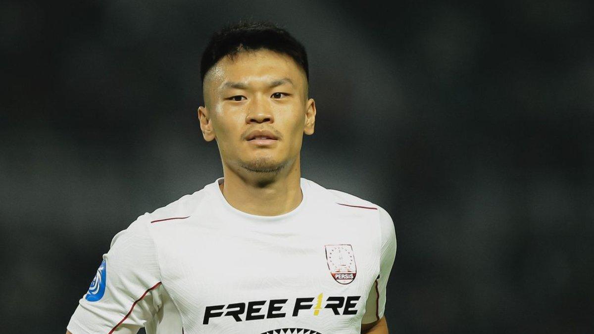 Potret gelandang Persis Solo eks Persebaya Surabaya, Sho Yamamoto di pekan kelima Liga 1 2024.