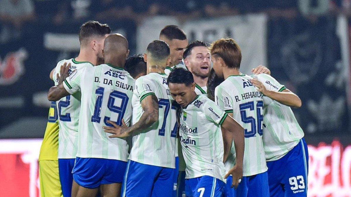 Potret skuad Persib Bandung saat menjalani laga tandang melawan Bali United di pekan ke-23 Liga 1 2023.