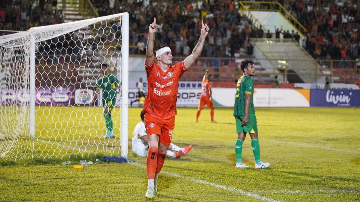 Momen selebrasi striker asing Persiraja Banda Aceh, Ricardo Pires saat melawan Sriwijaya FC di pekan kedua Liga 2 2023, Minggu 17 September 2023.