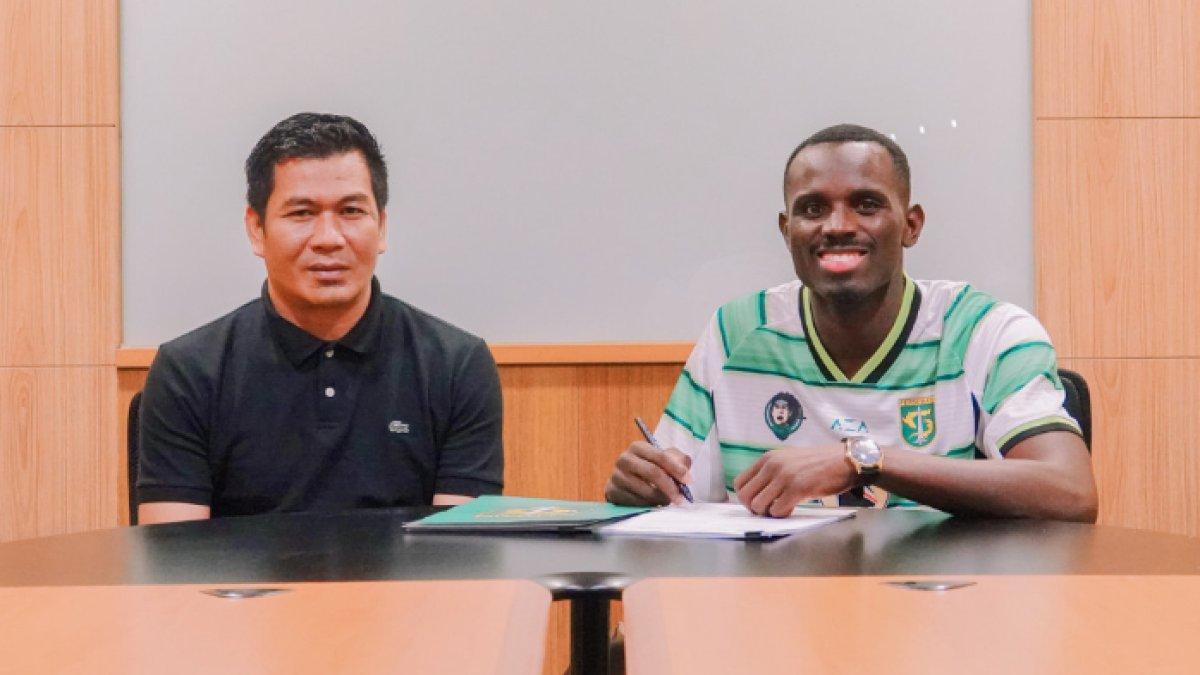 Striker asal Portugal, Flavio Silva resmi diperkenalkan oleh Persebaya Surabaya untuk Liga 1 2024/2025, Sabtu (1/6/2024).
