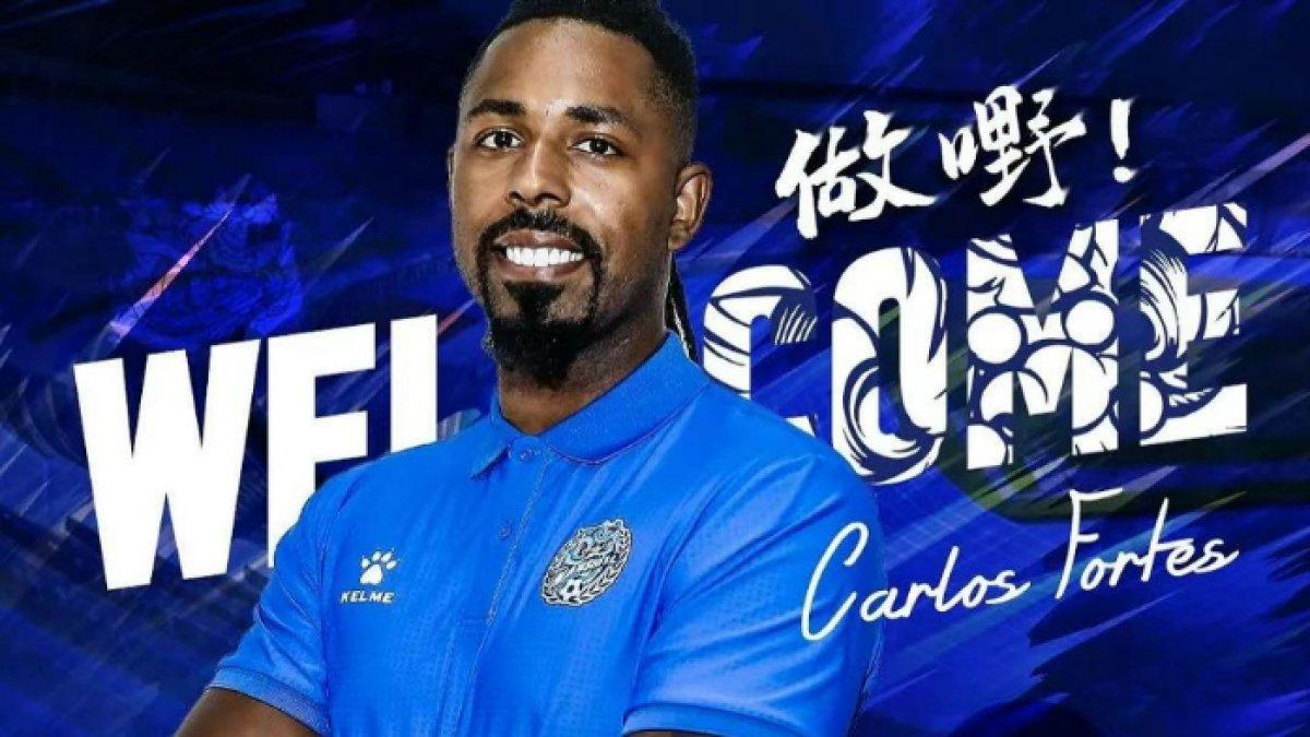 Striker asal Portugal, Carlos Fortes saat diperkenalkan sebagai pemain FS Nanshi, klub Liga 2 China