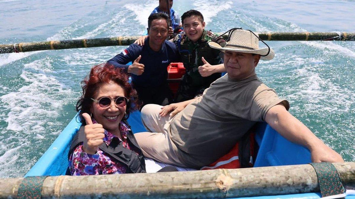 Susi Pudjiastuti saat bersama Prabowo di Pangandaran, Jawa Barat.