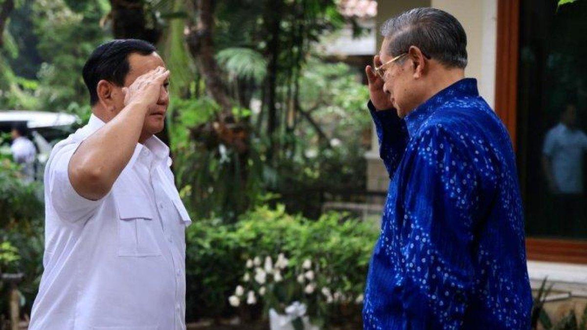 Susilo Bambang Yudhoyono (SBY) menerima calon Presiden Koalisi Indonesia Maju, Prabowo Subianto di kediaman SBY di Cikeas, Kamis (25/10/2023).