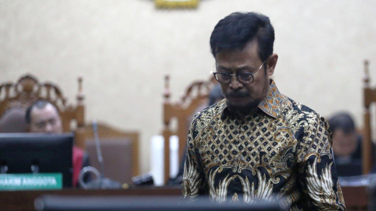 Mantan Menteri Pertanian Syahrul Yasin Limpo menjalani sidang dakwaan di Pengadilan Negeri Tipikor, Jakarta, Rabu (28/2/2024). Syahrul Yasin Limpo bersama Sekretaris Jenderal Kementan Kasdi Subagyono dan Direktur Alat dan Mesin Pertanian Direktorat Jenderal Prasarana dan Sarana Kementan Muhammad Hatta menjalani sidang perdana dalam kasus dugaan korupsi pemerasan dalam jabatan, gratifikasi, dan tindak pidana pencucian uang (TPPU) di Kementerian Pertanian.