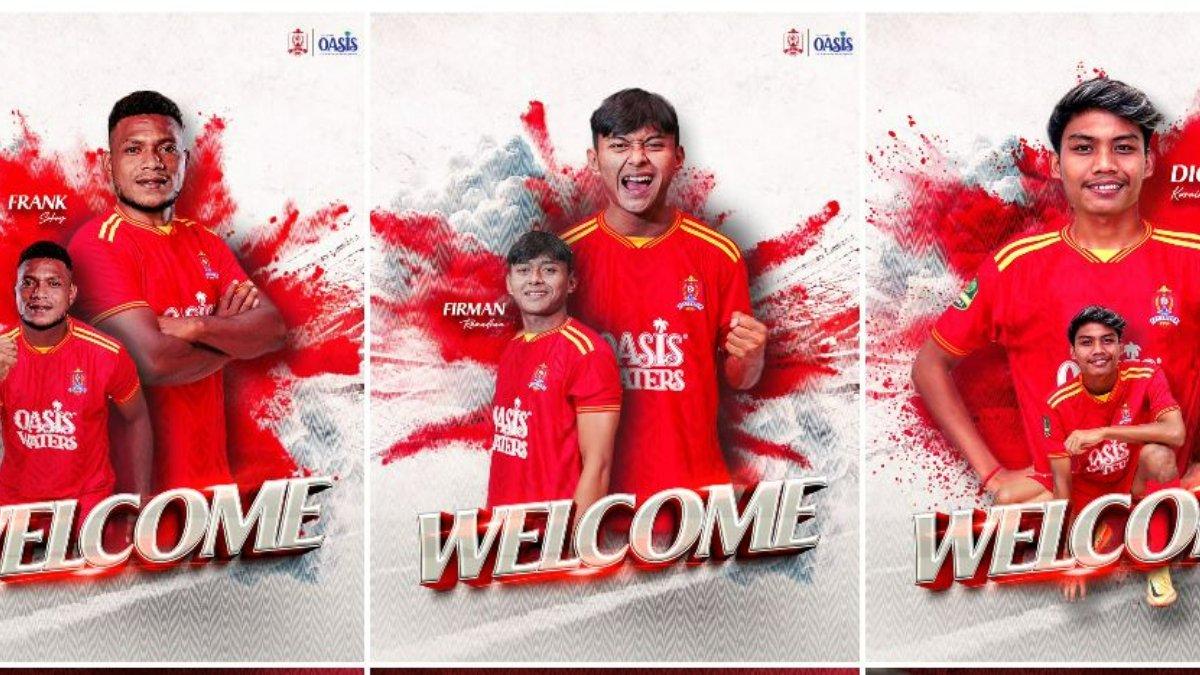 TRANSFER PERSIJAP JEPARA - Persijap Jepara resmi memperkenalkan tiga pemain anyarnya untuk Liga 1 2025-2026, Dicky Kurniawan (kanan) dan Firman Ramadhan (tengah), dan Frank Sokoy (kiri) Kamis (12/6/2025).