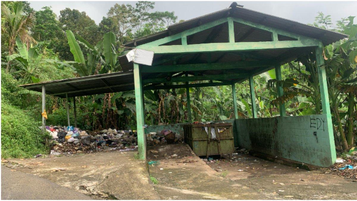 Tempat Pembuangan Sampah (TPS) milik Desa Lerep, Kabupaten Semarang, Jawa Tengah.