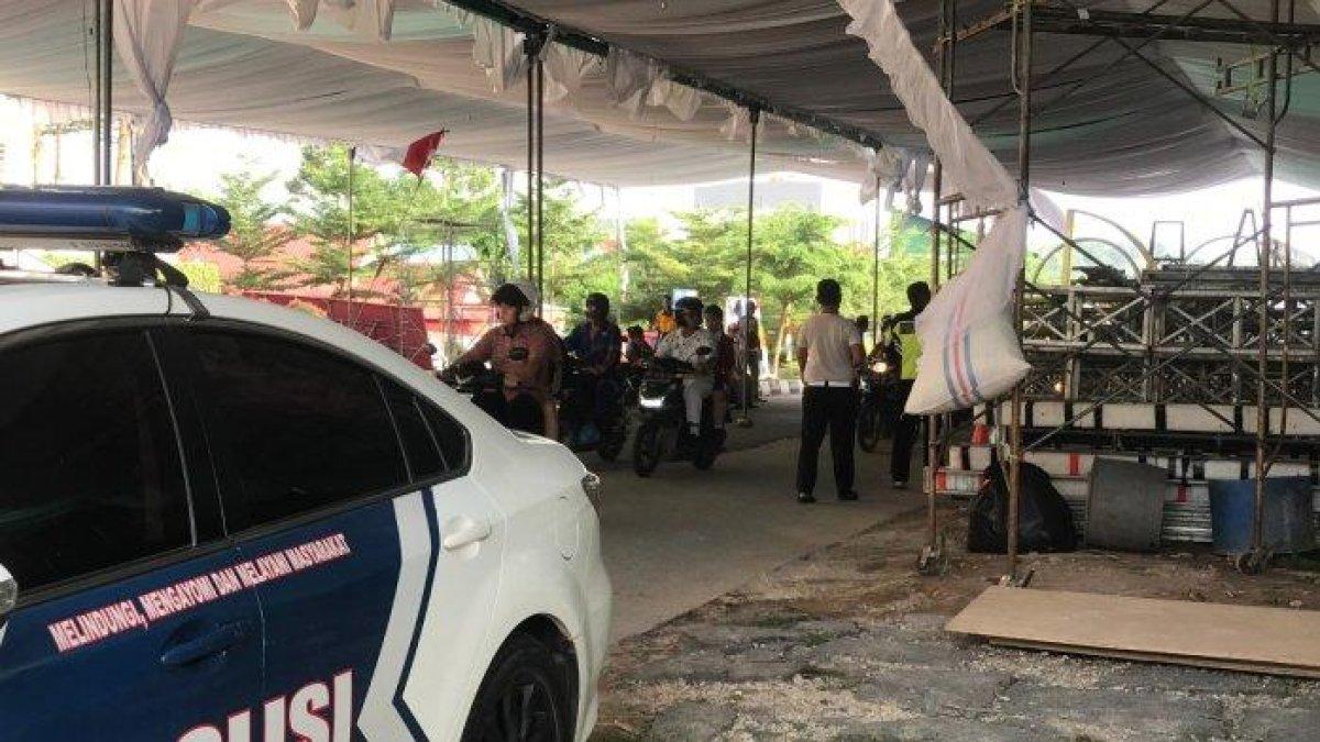 Tenda Pernikahan anak anggota DPRD Kepri Irwansyah