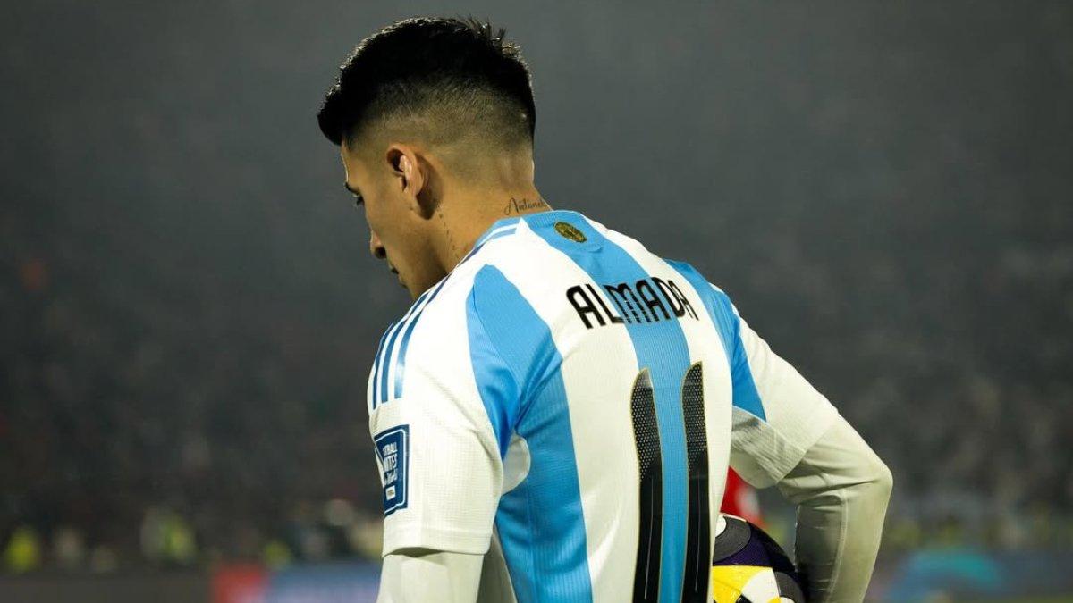 Rumor Thiago Almada hampir bergabung dengan Atlético de Madrid.