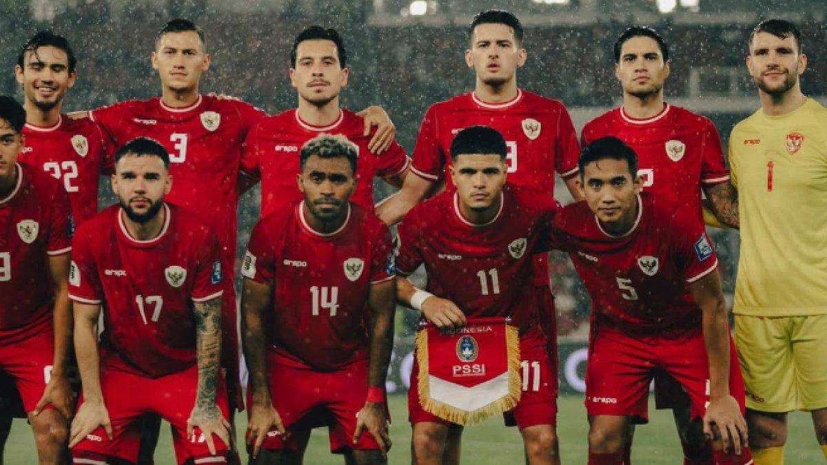 Foto bersama skuad Timnas Indonesia di ajang Kualifikasi Piala Dunia 2026 ronde ketiga.