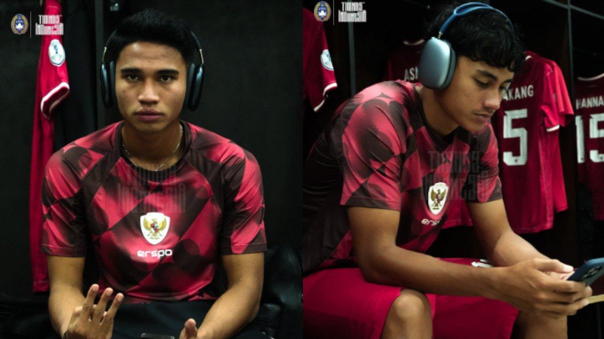 Potret dua pemain Timnas Indonesia, Marselino Ferdinan (kiri) dan Rafael Struick (kanan) sesaat sebelum laga melawan Myanmar di Piala AFF 2024, Senin (9/12).
