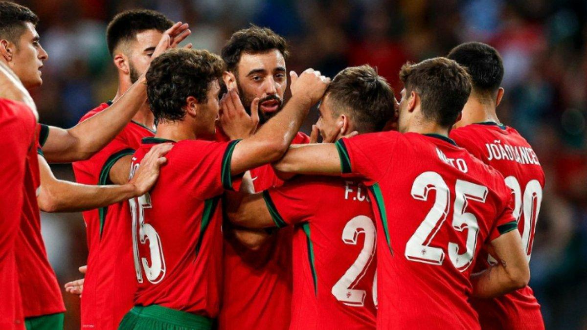 Selebrasi para pemain Timnas Portugal saat menjebol gawang Finlandia dengan dalam laga uji coba jelang EURO 2024 di Estadio Hose Alvalade, Rabu (5/6/2024).