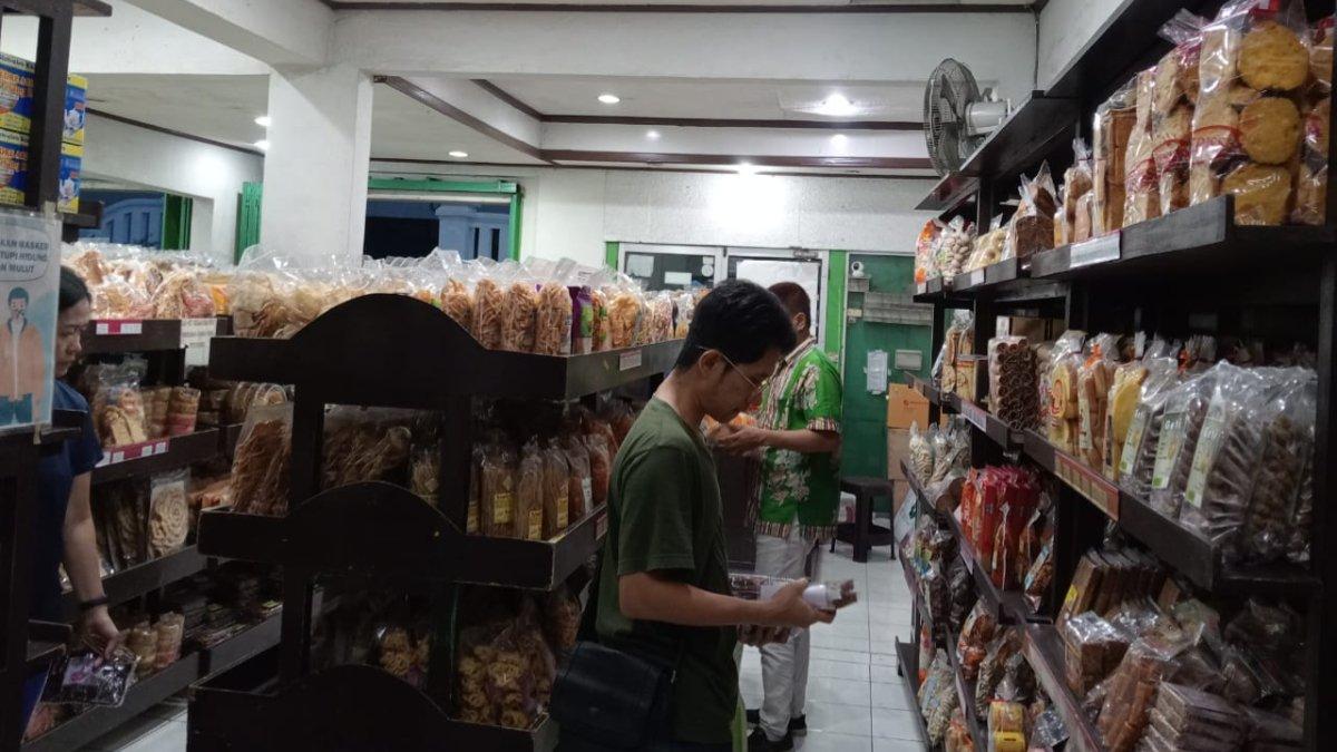 Potret Toko Oleh-oleh Era Jaya Solo.