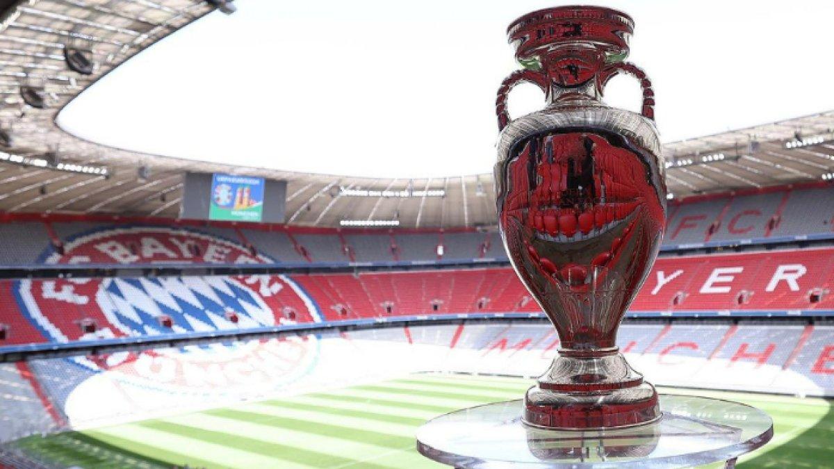 Trofi juara EURO di Stadion Allianz Arena, Munchen, Jerman selaku tuan rumah EURO 2024