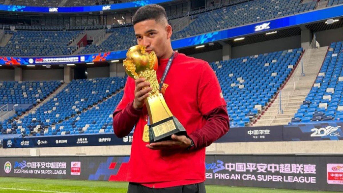Potret Tyias Browning, bek kelahiran Inggris yang siap membela Timnas China di Kualifikasi Piala Dunia 2026 Zona Asia.
