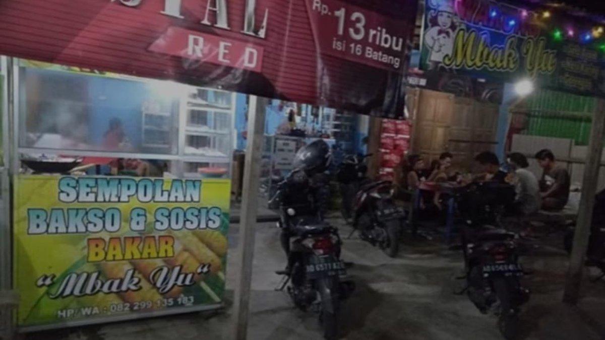 Potret UMKM Sragen yang berjualan kuliner dan sukses mengembangkan usahanya berkat BRI.