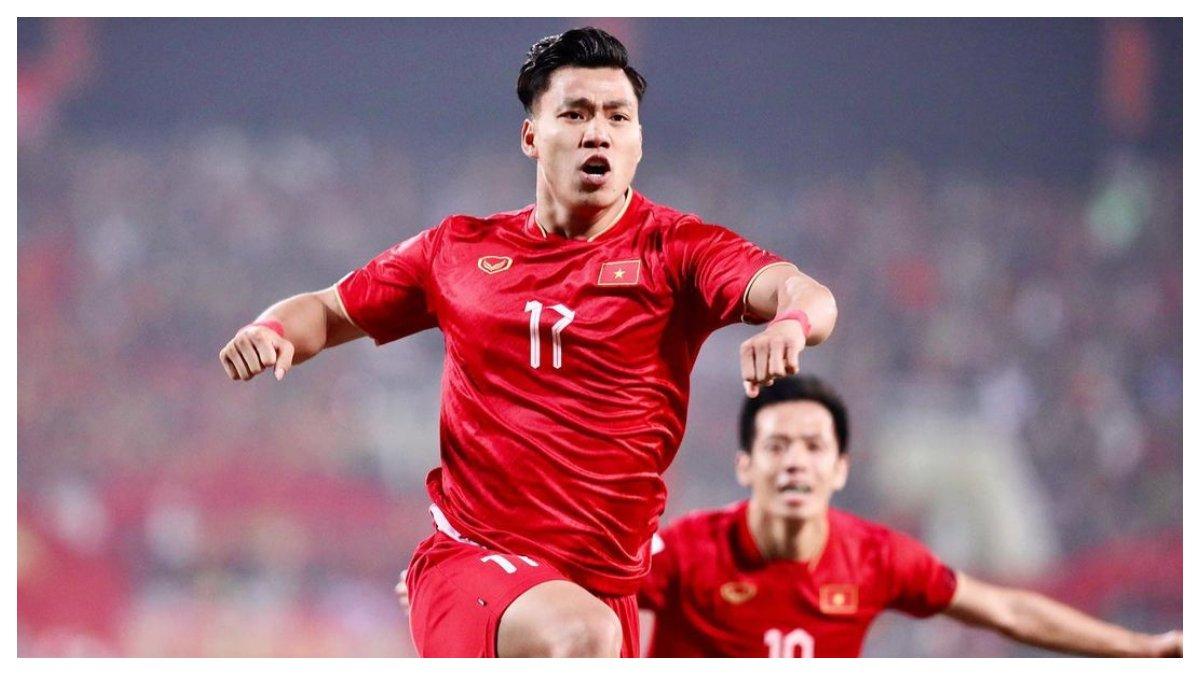 Van Thanh Vu yang berseragam Timnas Vietnam melawan Thailand saat piala Suzuki AFF pada 13 Januari 2023.