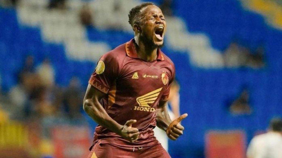 Victor Mansaray saat berseragam PSM Makassar.