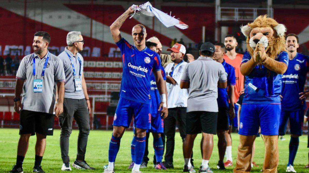 Potret selebrasi gelandang serang Arema FC asal Brasil, Wiliam Marcilio di pekan kedelapan Liga 1 2024.
