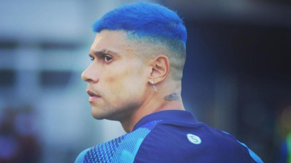 Winger Persib Bandung, Ciro Alves memperlihatkan gaya rambut terbaru