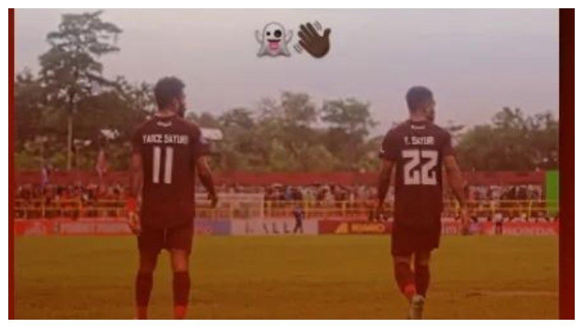 Yakob Sayuri unggah kode out dari PSM Makassar.