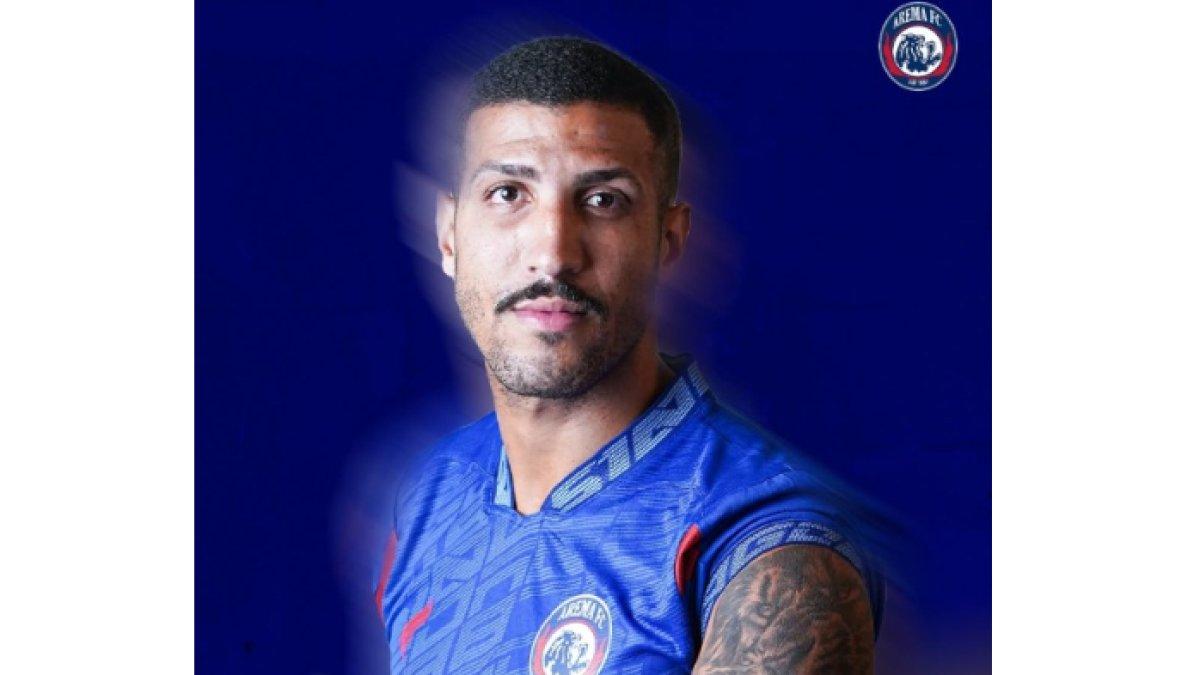 Yann Motta berseragam Arema FC