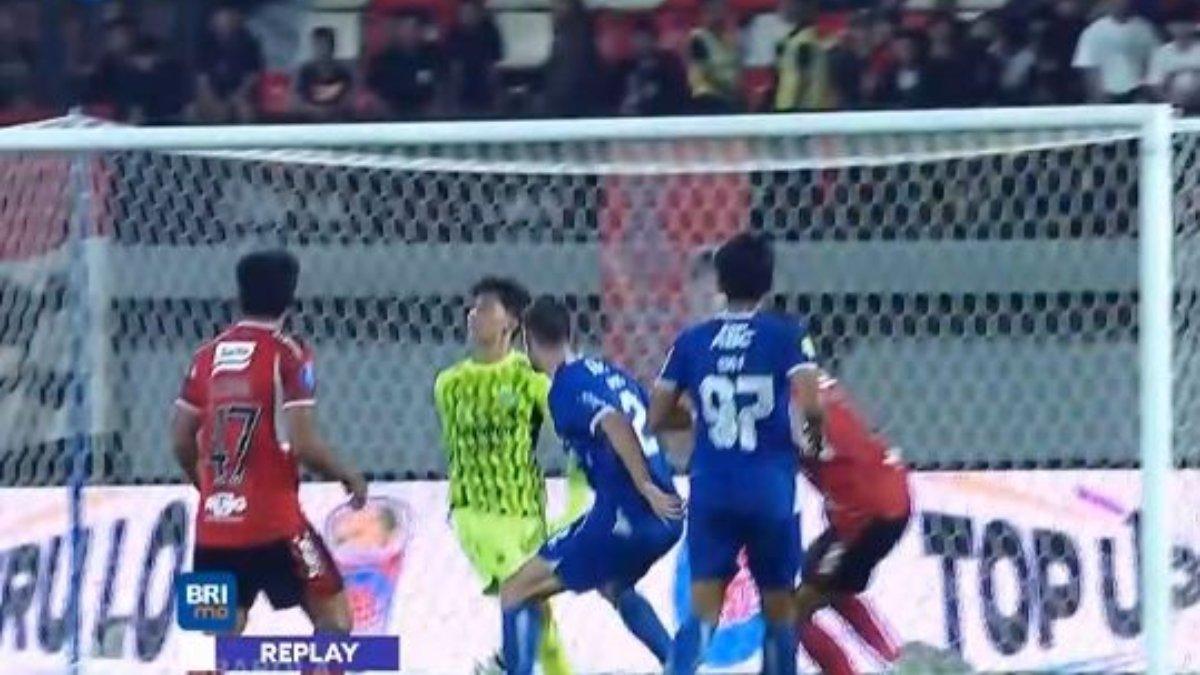 Cuplikan laga tunda pekan ke-12 Liga 1 2024/2024, Bali United vs Persib Bandung.