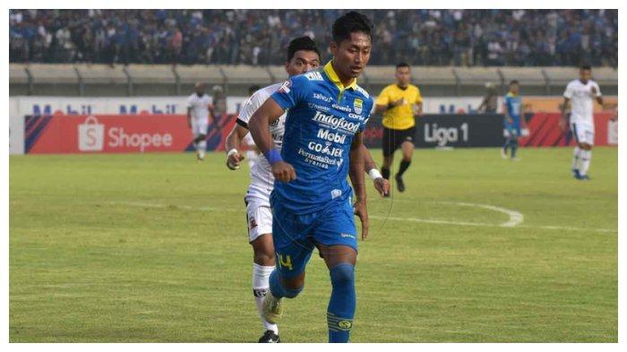 Agung Mulyadi melakukan debut bersama Persib Bandung di Liga 1 2019 di laga melawan Madura United