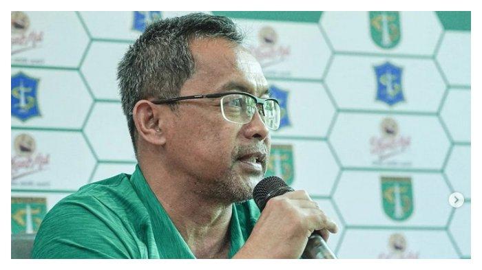 Aji Santoso, pelatih Persebaya Surabaya dalam konferensi pers sebelum laga melawan Persis Solo