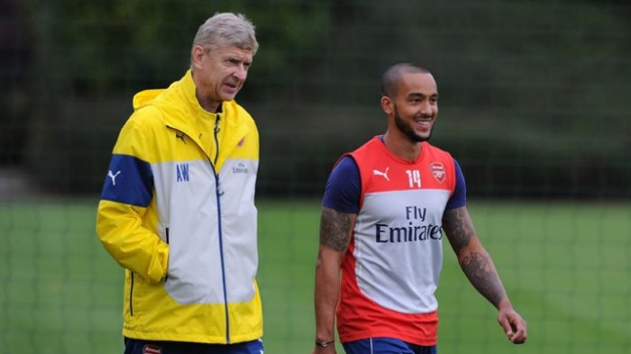 Arsene Wenger dan Theo Walcott