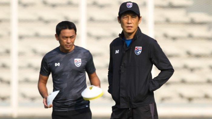 Jelang Timnas Indonesia Vs Timnas Thailand, assisten pelatih tim tamu, Thanachot Sripan (kiri) kembali menyinggung pertandingan antara skuat Garuda dengan Malaysia pada Kamis, (5/9/2019).