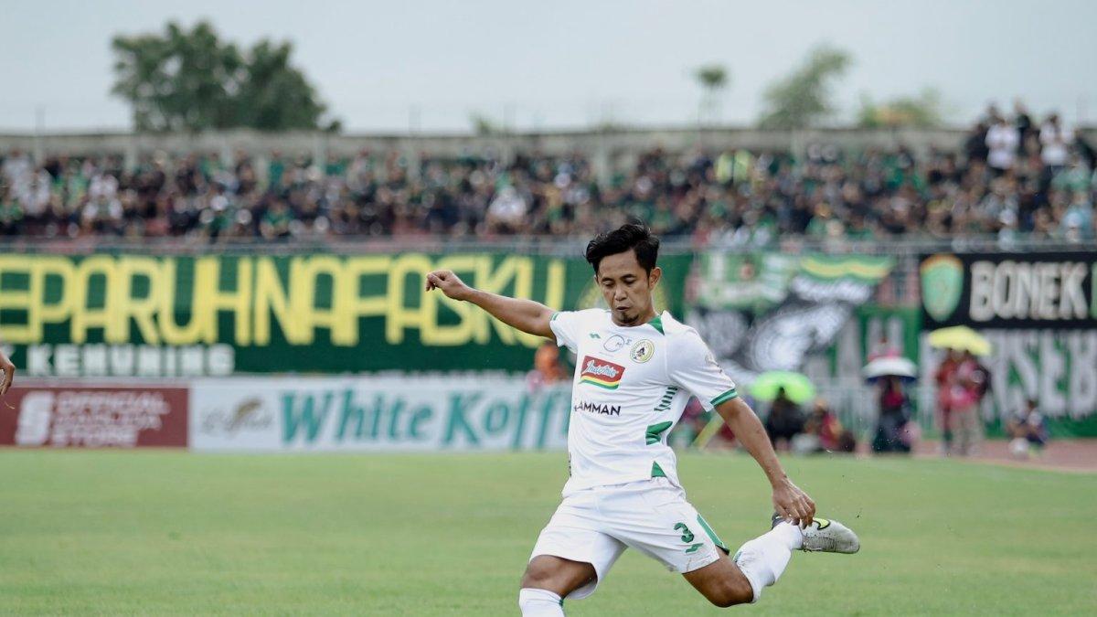 Bagus Nirwanto dalam pertandingan melawan Persebaya Surabaya (13/02/2023)