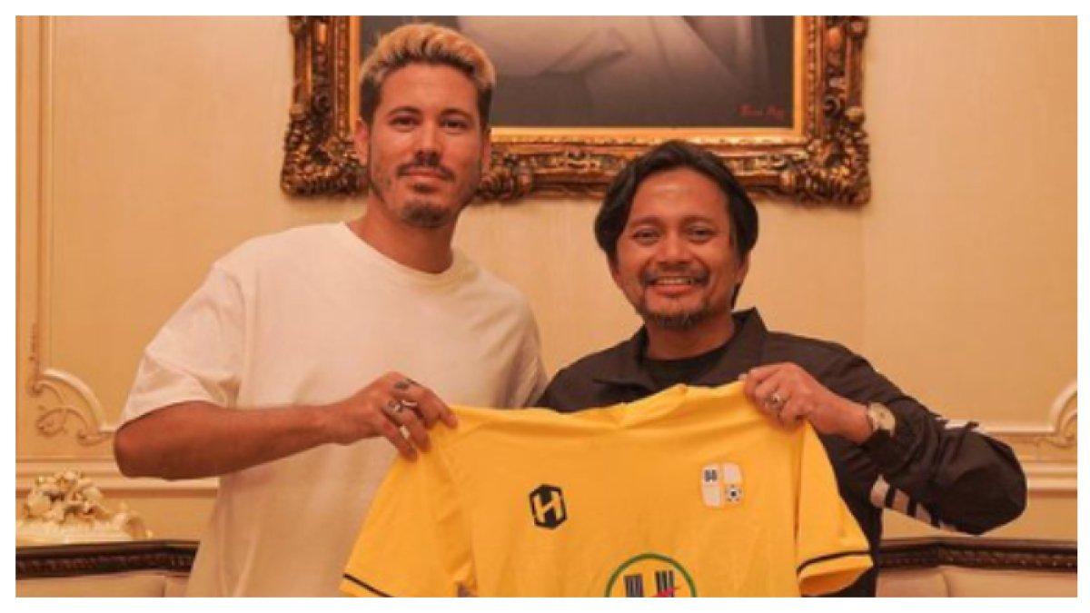 Barito Putera baru saja memperkenalkan pemain naturalisasi Timnas Filipina Carli de Murga.