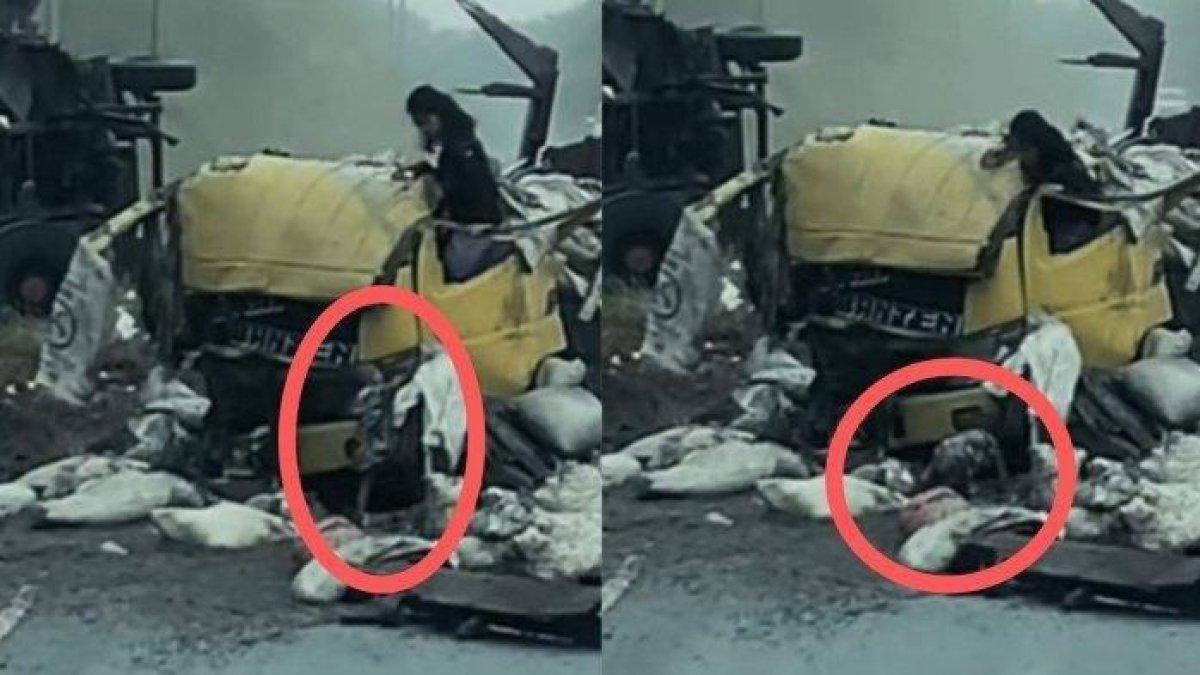 Seorang bayi terpental dari dalam truk yang mengalami kecelakaan di Jalan Lintas Sumatera, Lampung Timur