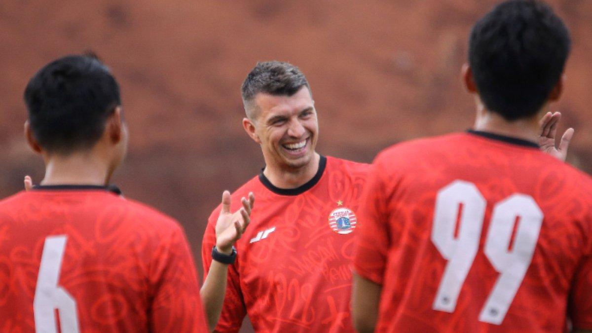 Bek asing Persija Jakarta, Ondrej Kudela telah kembali gabung dalam sesi latihan jelang Liga 1 2023.